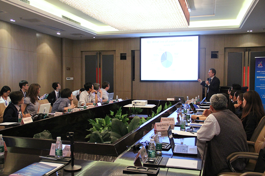 迈克尔•麦克拉斯基博士主讲